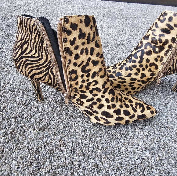 Leopard print boots, Express, size 8. - Picture 1 of 5